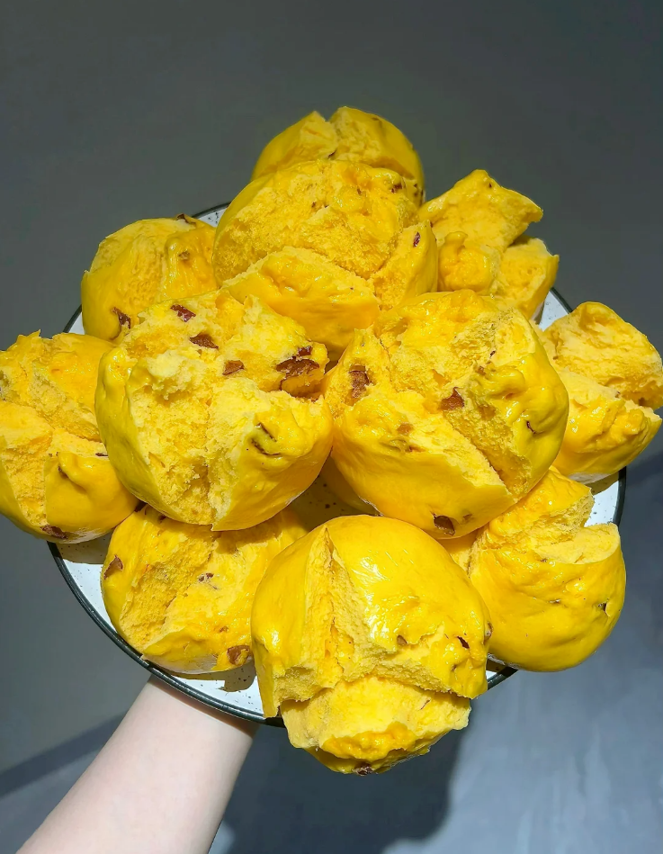 Straight into a hot steamer — fragrant and soft, no baking powder, and they still puff right up