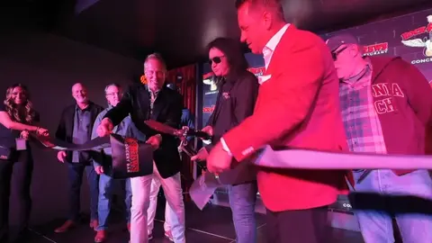 Gene Simmons opens a new Rock & Brews restaurant in Royal Oak to crowds of loyal fans