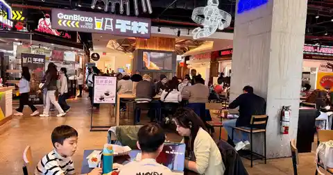 As New York food halls go bust, one food court is booming