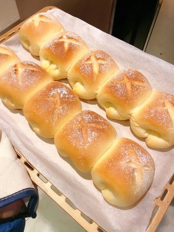 Japanese milk rolls that look too good — soft to the point of disbelief, tender and sweet
