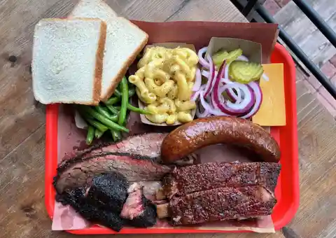2000s cult movie stars make a surprise appearance at a popular Texas barbecue joint