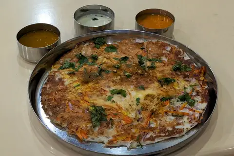Breakfast at Jaipur Curry House in TTDI: a special uttapam and truly satisfying curry puffs