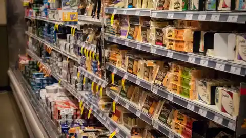 A dairy farm refuses a recall as an E. coli outbreak sickens consumers in three states