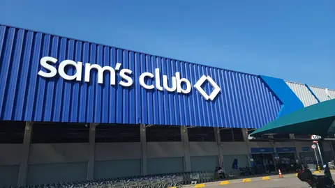 Sam's Club sells a giant bag of Lucky Charms marshmallows for $9 — with a magical surprise inside