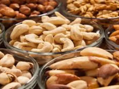 Experts say the right time to eat dry fruits can boost their health benefits