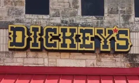Wylie Dickey's Barbecue Pit hosts a guest event with its new franchisee