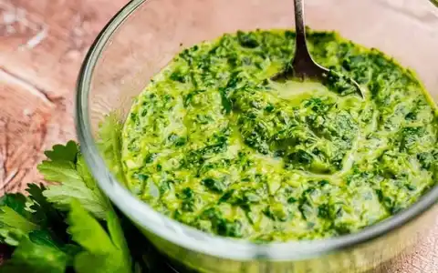 Recipe for schug, the spicy Yemeni green sauce